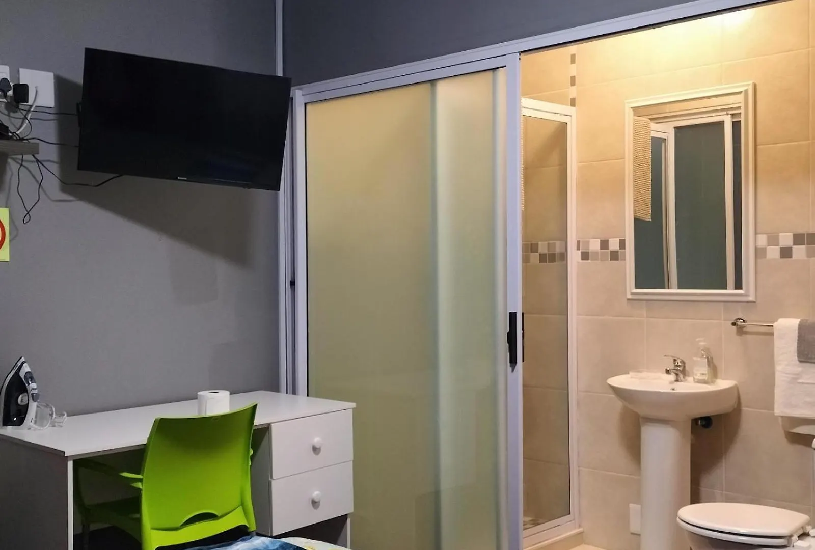 Bed & Breakfast Step-By-Step Self-Catering And B&B Bellville South Africa