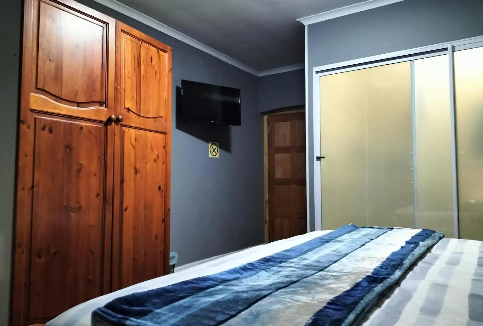 Step-By-Step Self-Catering And B&B Bellville Bed & Breakfast