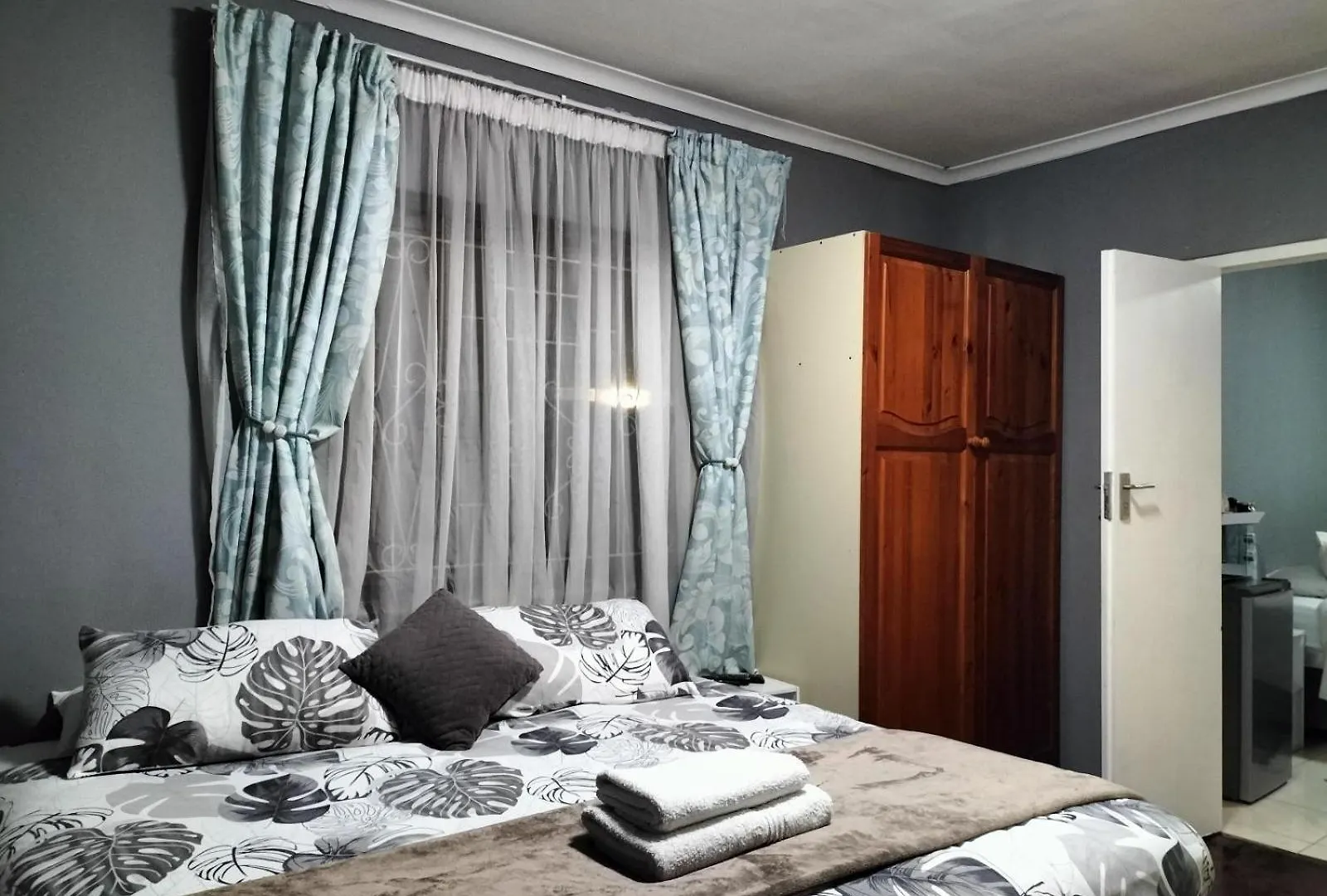 Step-By-Step Self-Catering And B&B Bellville South Africa