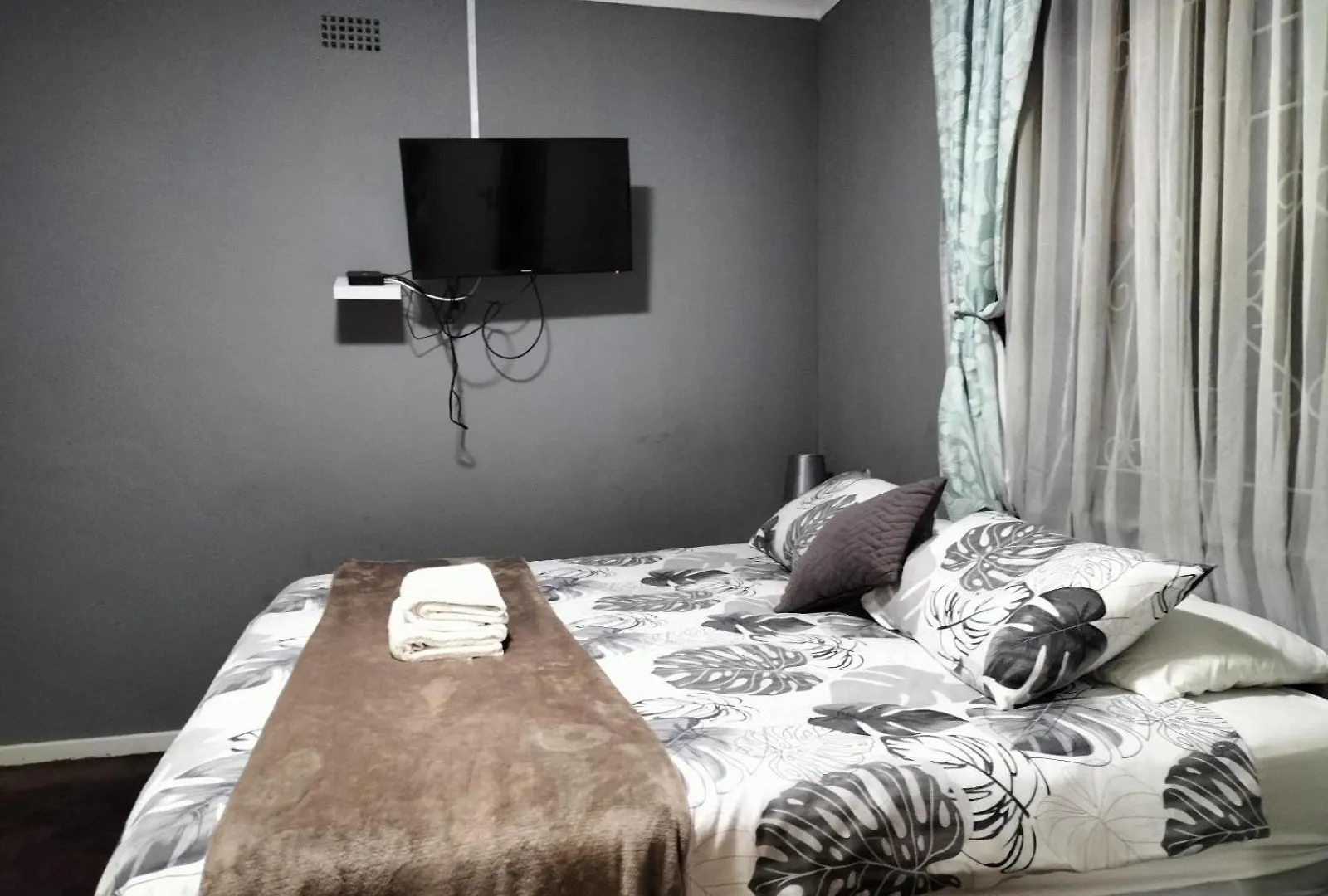 Step-By-Step Self-Catering And B&B Bellville 0*,  South Africa